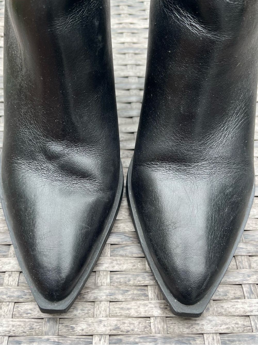 Gianni Bini Black Pointed Toe Ankle Booties - Picture 3 of 11